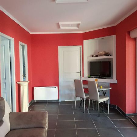 19 Rue Du Cadran Apartman Montmorillon Kültér fotó