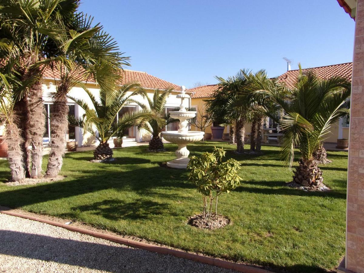 19 Rue Du Cadran Apartman Montmorillon Kültér fotó